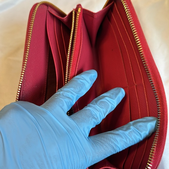 EUC: PRADA Fiery Red Large Saffiano Leather Wallet: - Picture 4 of 8